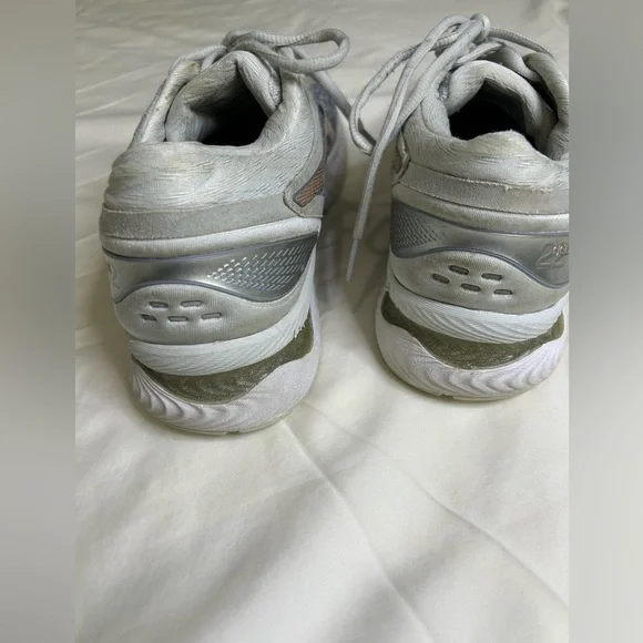 ASICS Womens Gel Nimbus 22 Gray White Gold Sz 9.5 Running Shoe Comfort - Picture 4 of 11